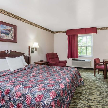 Days Inn By Wyndham Berlin Voorhees Extérieur photo