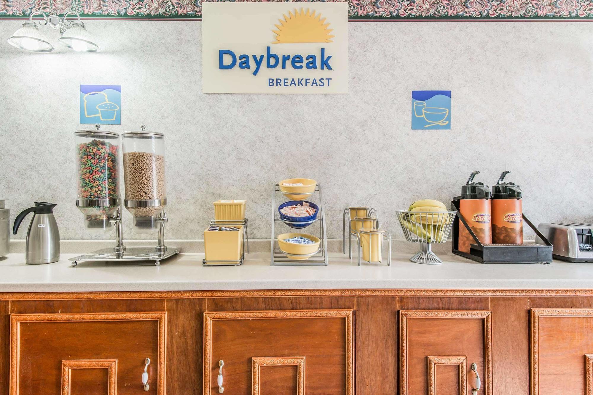Days Inn By Wyndham Berlin Voorhees Extérieur photo