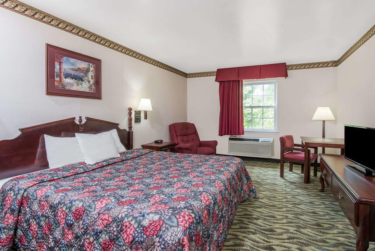 Days Inn By Wyndham Berlin Voorhees Extérieur photo